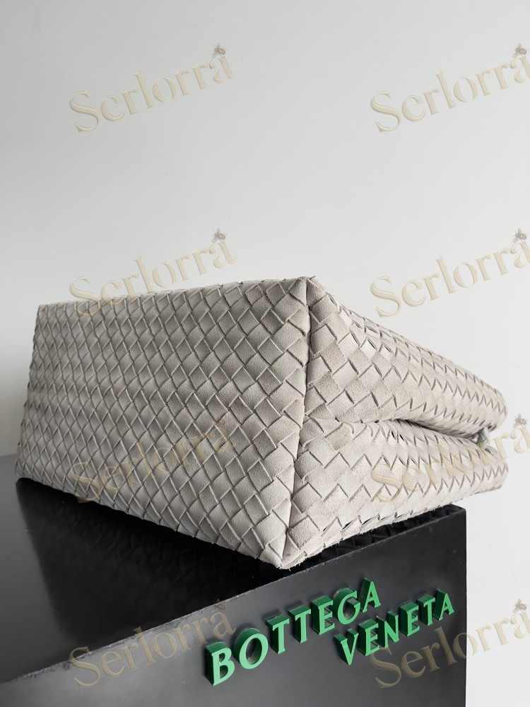BOTTEGA VENETA ANDIAMO LARGE INTRECCIATO LEATHER TOTE