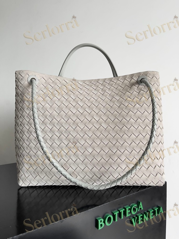 BOTTEGA VENETA ANDIAMO LARGE INTRECCIATO LEATHER TOTE
