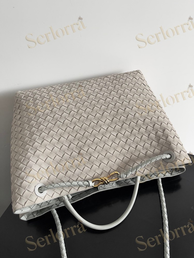 BOTTEGA VENETA ANDIAMO LARGE INTRECCIATO LEATHER TOTE