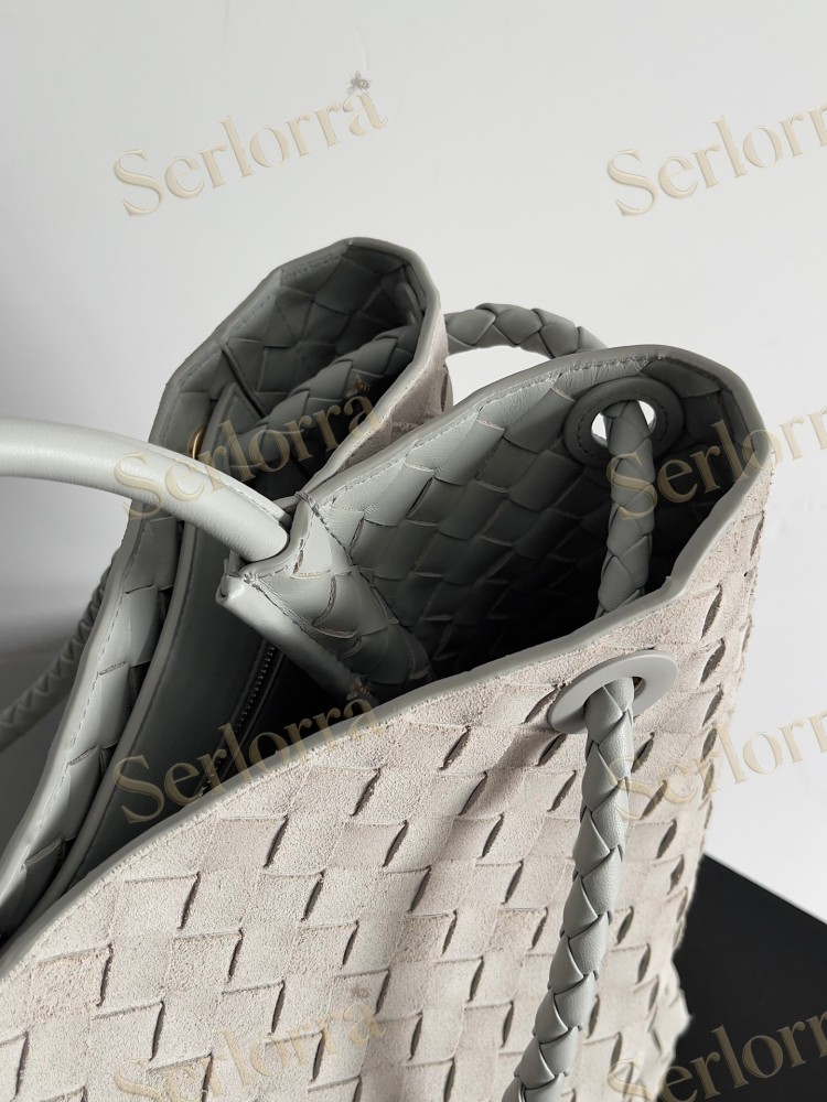 BOTTEGA VENETA ANDIAMO LARGE INTRECCIATO LEATHER TOTE