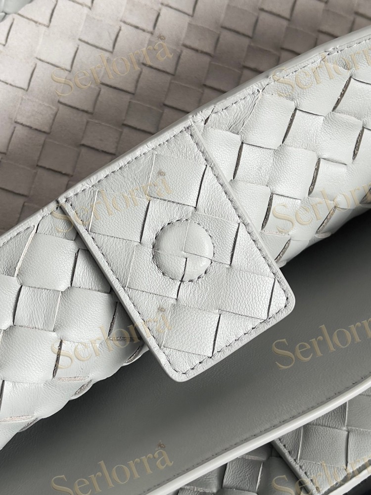 BOTTEGA VENETA ANDIAMO LARGE INTRECCIATO LEATHER TOTE