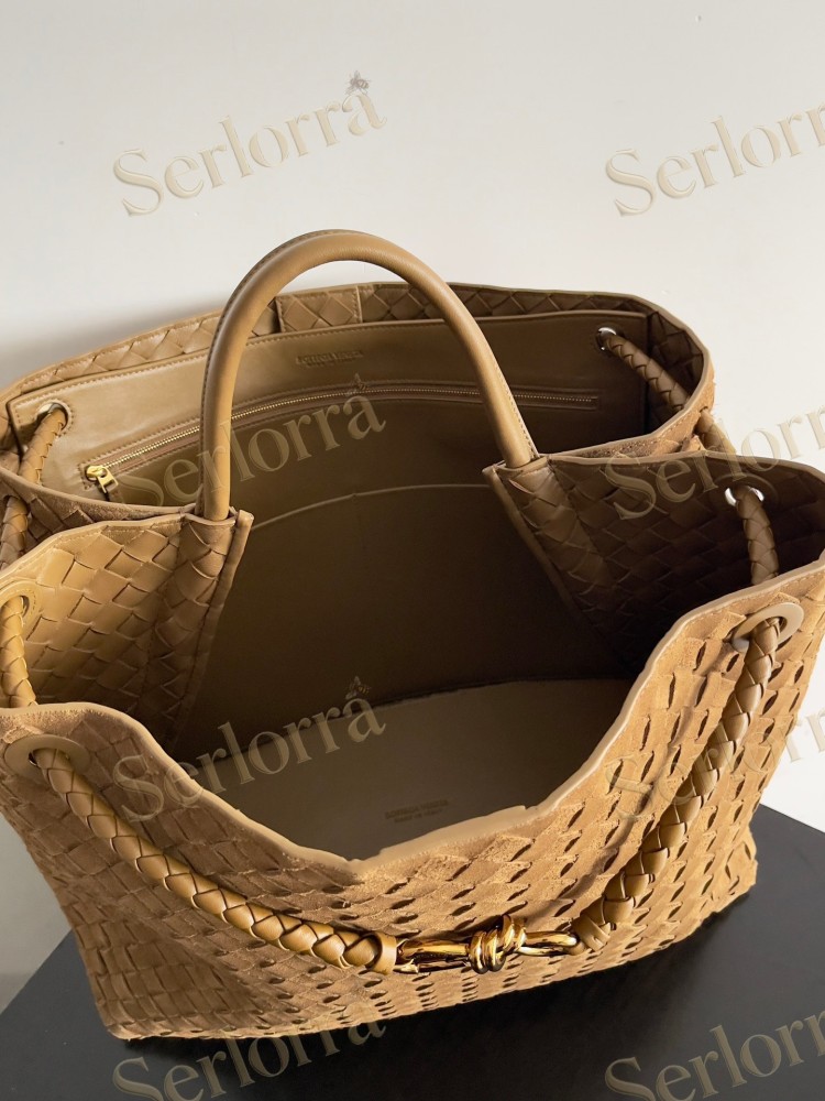 BOTTEGA VENETA ANDIAMO LARGE INTRECCIATO LEATHER TOTE