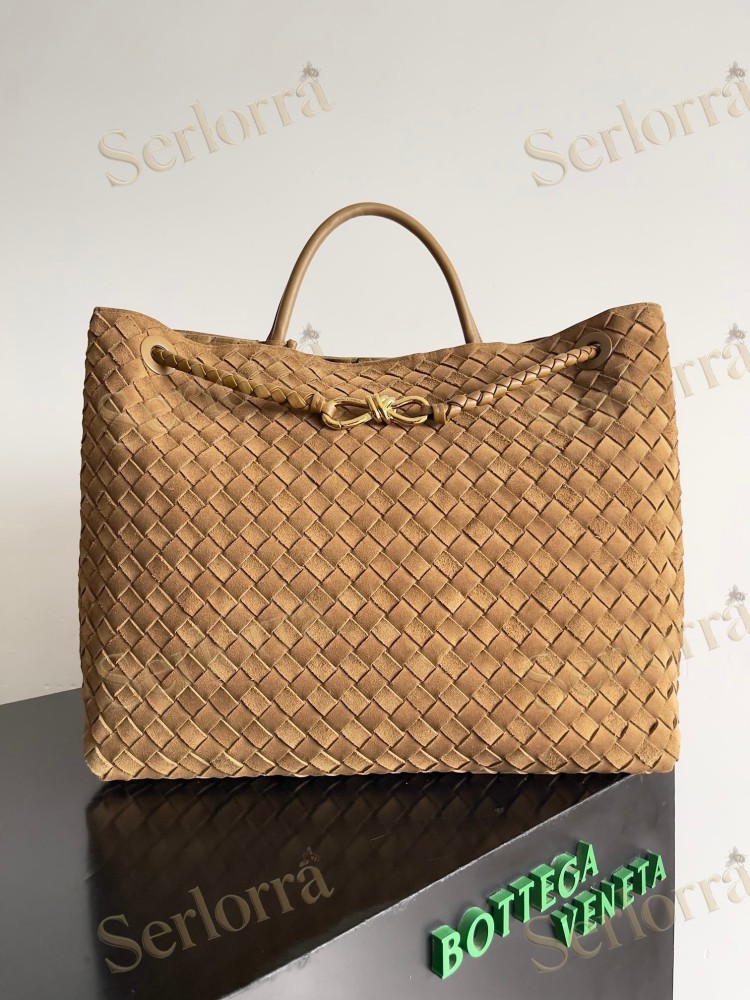 BOTTEGA VENETA ANDIAMO LARGE INTRECCIATO LEATHER TOTE