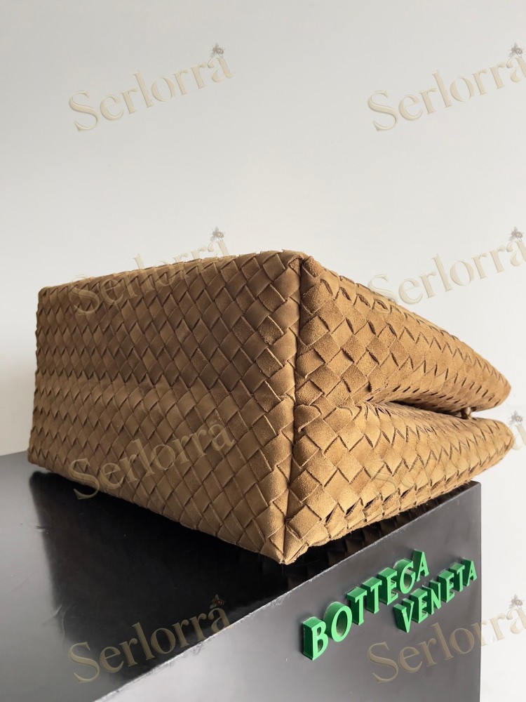 BOTTEGA VENETA ANDIAMO LARGE INTRECCIATO LEATHER TOTE