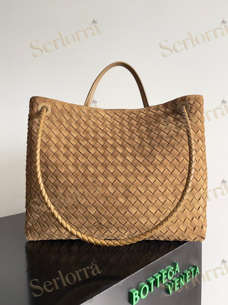 BOTTEGA VENETA ANDIAMO LARGE INTRECCIATO LEATHER TOTE