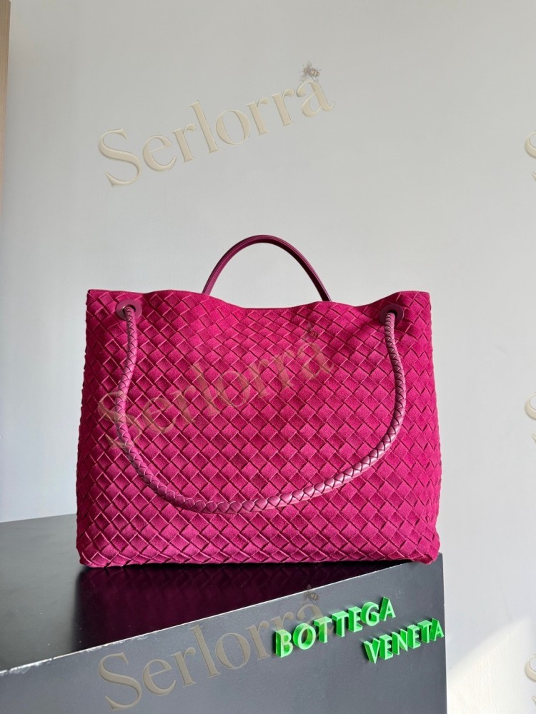 BOTTEGA VENETA ANDIAMO LARGE INTRECCIATO LEATHER TOTE
