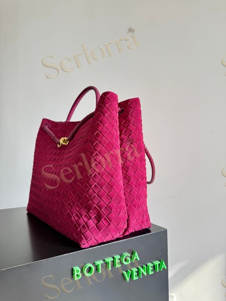 BOTTEGA VENETA ANDIAMO LARGE INTRECCIATO LEATHER TOTE