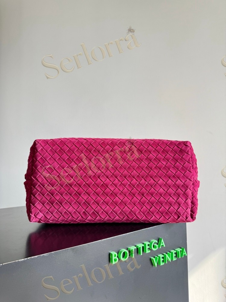 BOTTEGA VENETA ANDIAMO LARGE INTRECCIATO LEATHER TOTE
