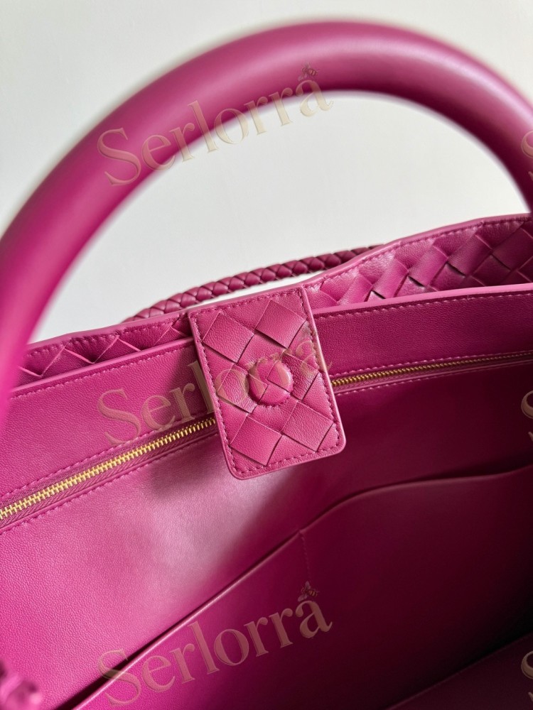 BOTTEGA VENETA ANDIAMO LARGE INTRECCIATO LEATHER TOTE