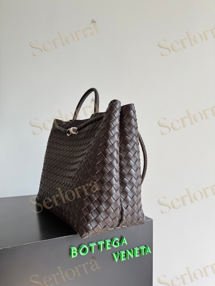 BOTTEGA VENETA ANDIAMO LARGE INTRECCIATO LEATHER TOTE