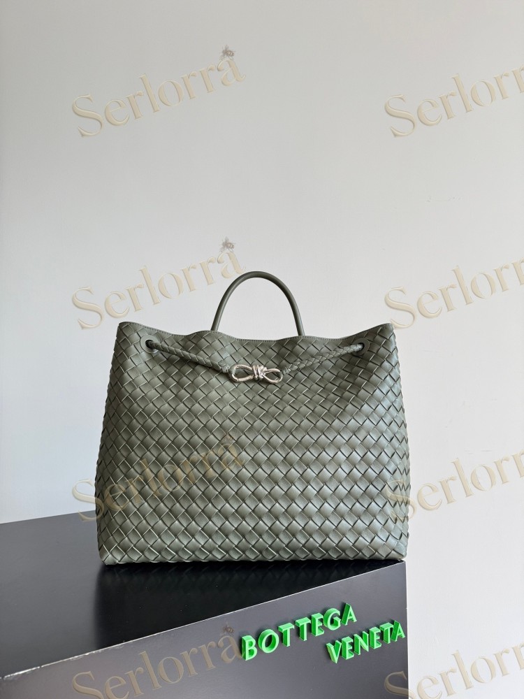 BOTTEGA VENETA ANDIAMO LARGE INTRECCIATO LEATHER TOTE