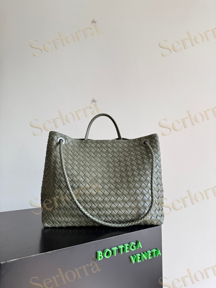 BOTTEGA VENETA ANDIAMO LARGE INTRECCIATO LEATHER TOTE