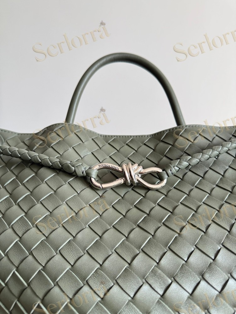 BOTTEGA VENETA ANDIAMO LARGE INTRECCIATO LEATHER TOTE