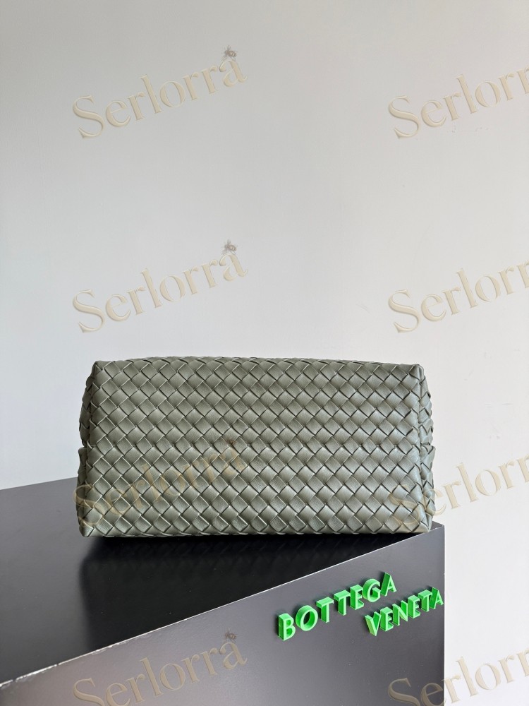 BOTTEGA VENETA ANDIAMO LARGE INTRECCIATO LEATHER TOTE