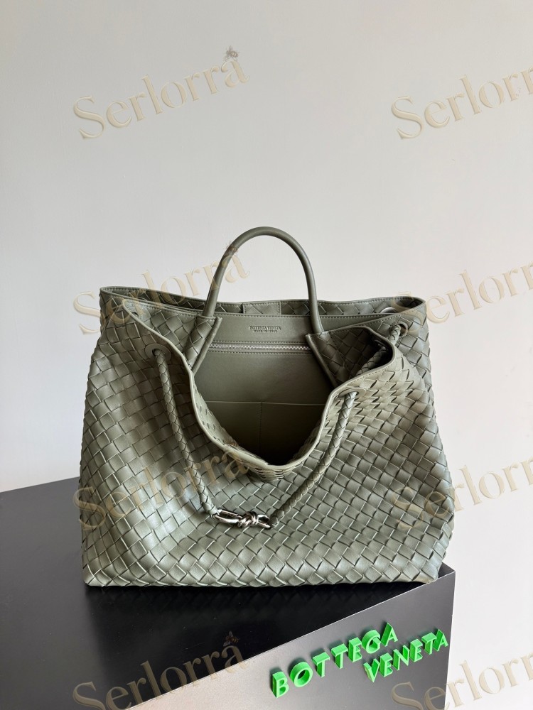 BOTTEGA VENETA ANDIAMO LARGE INTRECCIATO LEATHER TOTE