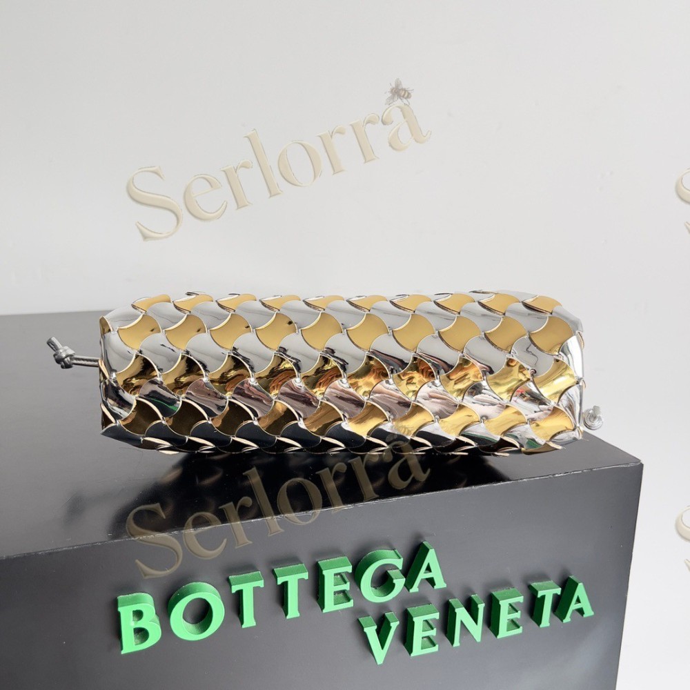 BOTTEGA VENETA MINI POUCH