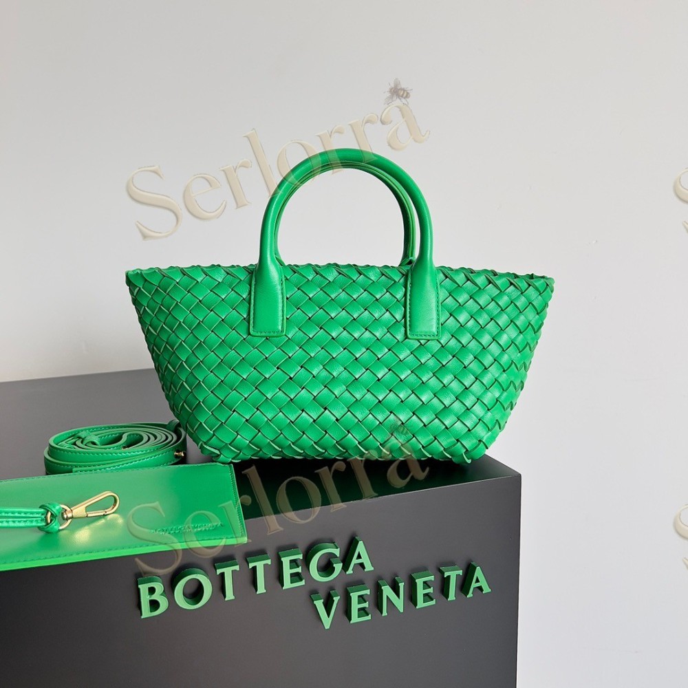 BOTTEGA VENETA MINI CABAT
