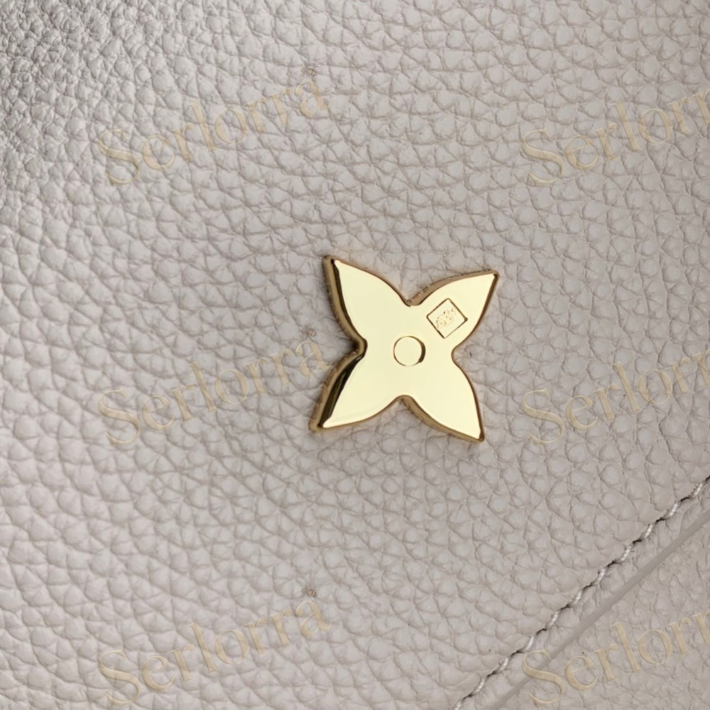 LOUIS VUITTON CAPUCINES GM