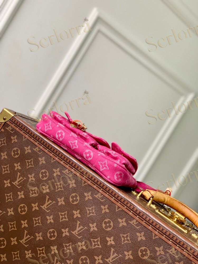 LOUIS VUITTON POCHETTE ACCESSORIES CARGO