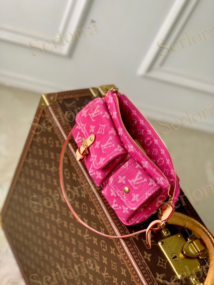 LOUIS VUITTON POCHETTE ACCESSORIES CARGO