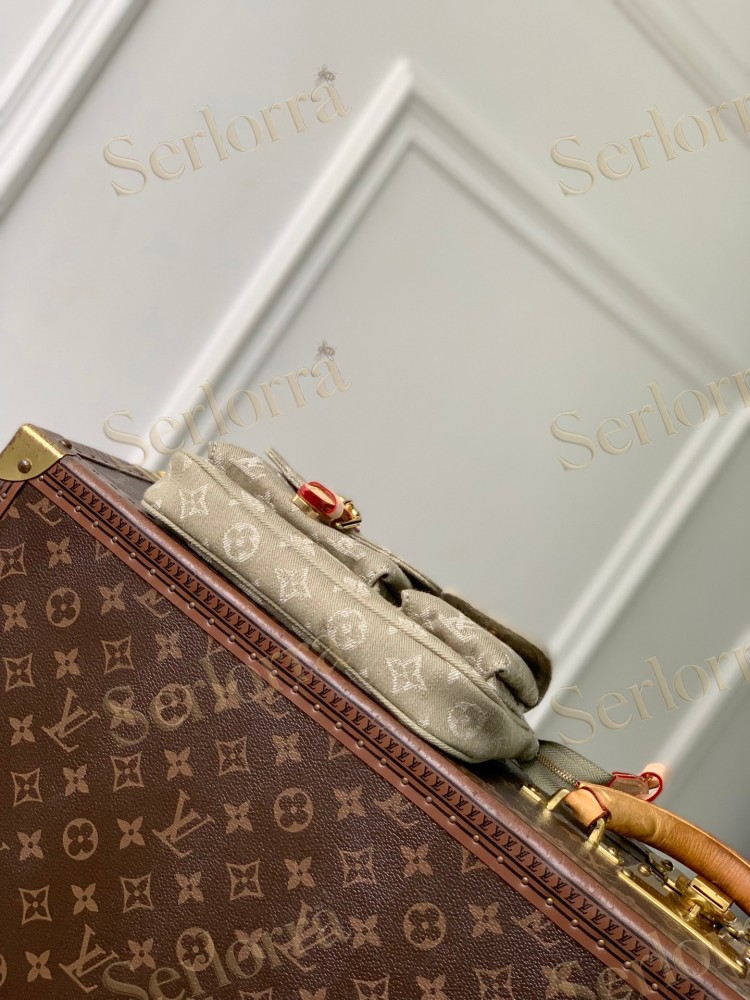 LOUIS VUITTON POCHETTE ACCESSORIES CARGO