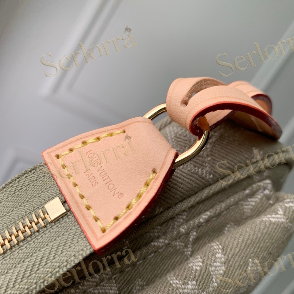 LOUIS VUITTON POCHETTE ACCESSORIES CARGO