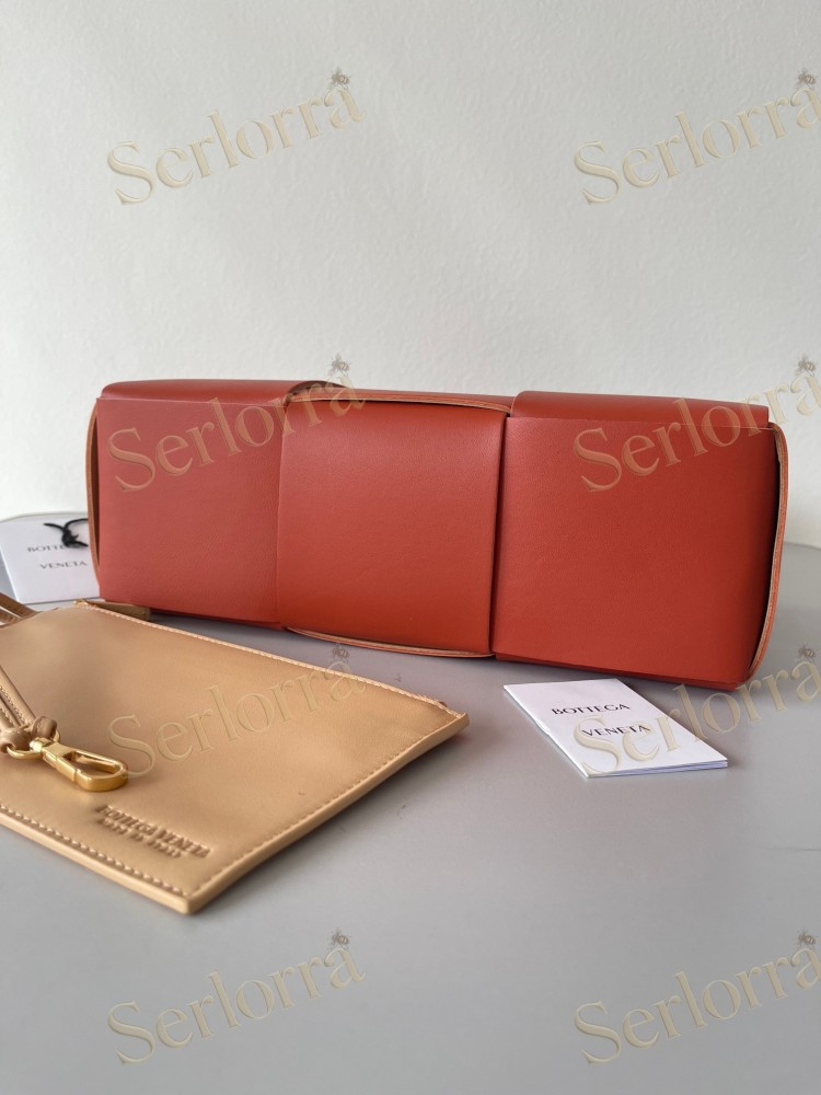 BOTTEGA VENETA SMALL ARCO TOTE
