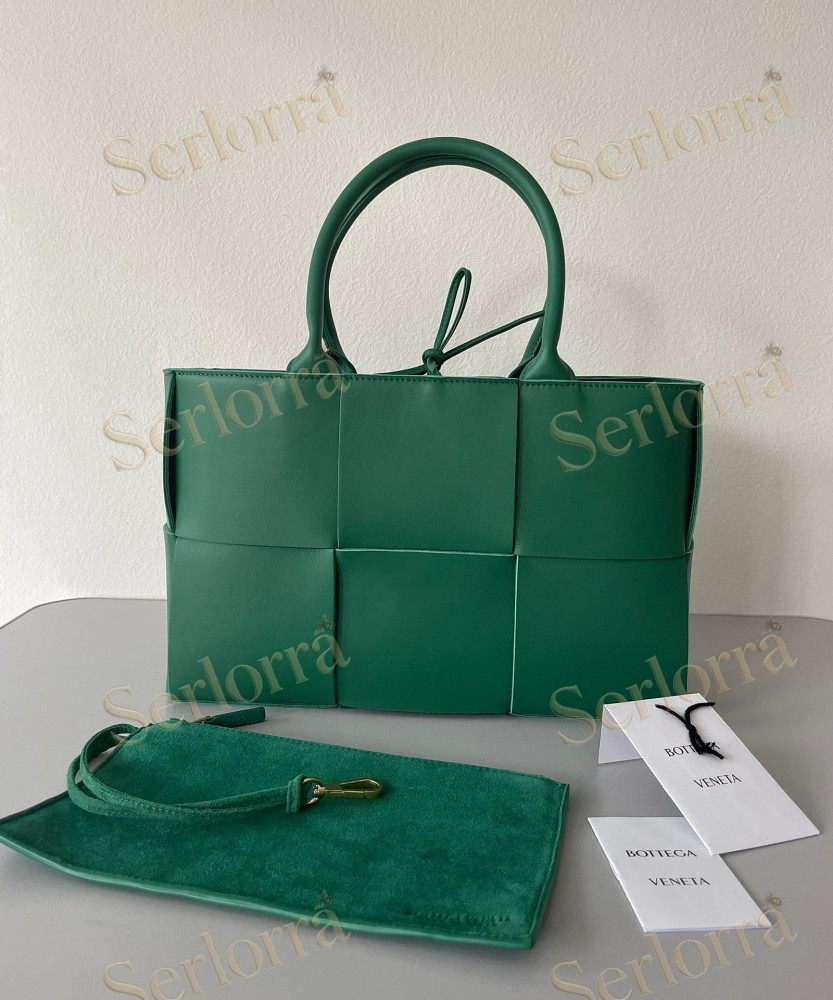 BOTTEGA VENETA SMALL ARCO TOTE