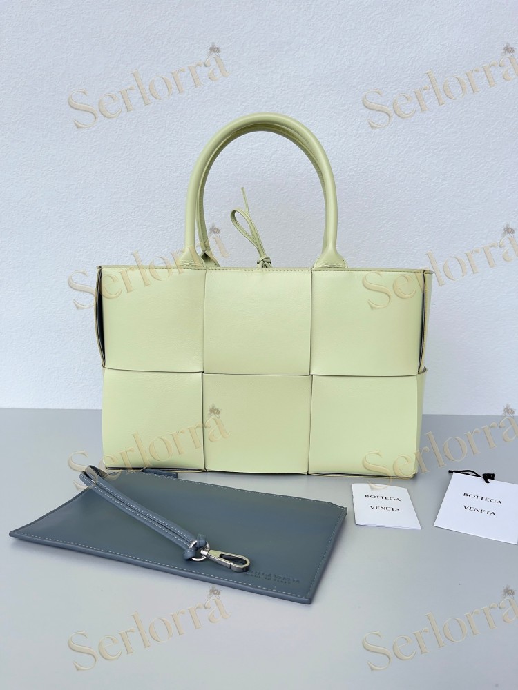 BOTTEGA VENETA SMALL ARCO TOTE