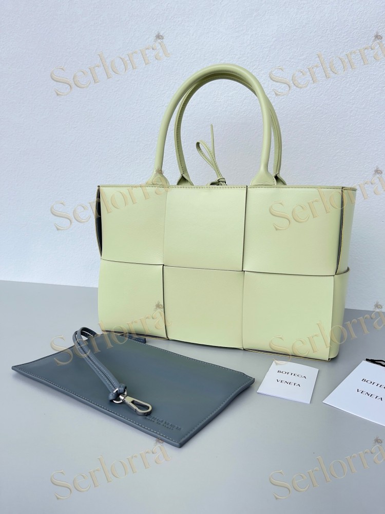 BOTTEGA VENETA SMALL ARCO TOTE