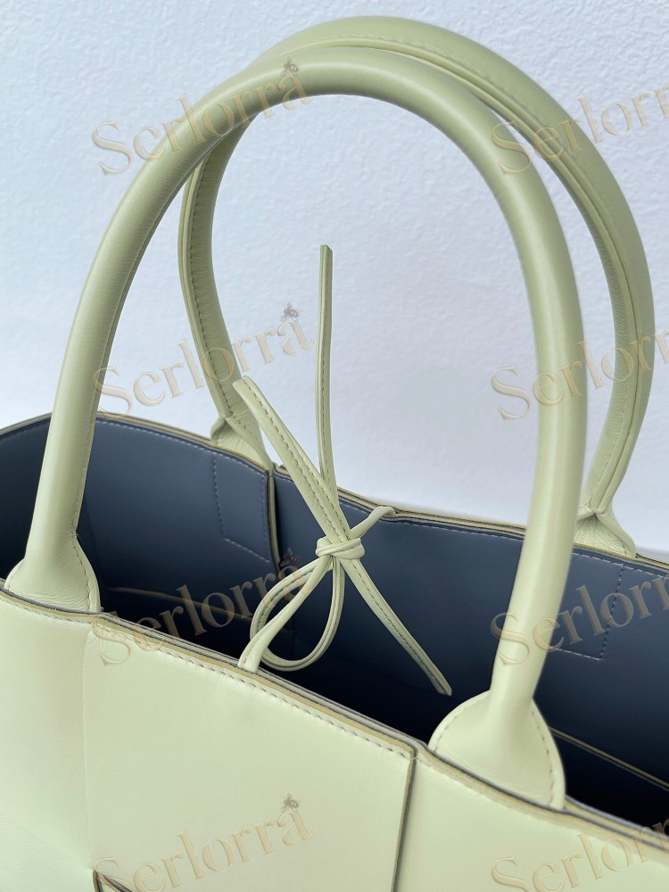 BOTTEGA VENETA SMALL ARCO TOTE
