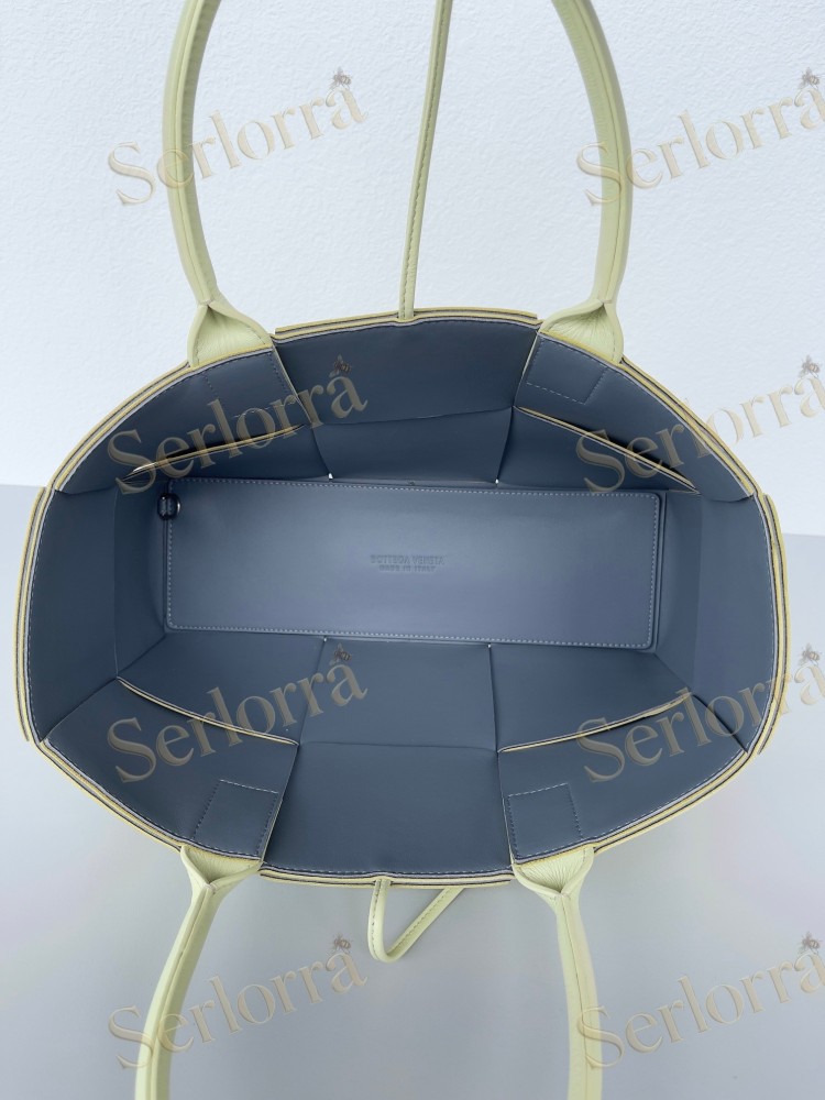 BOTTEGA VENETA SMALL ARCO TOTE