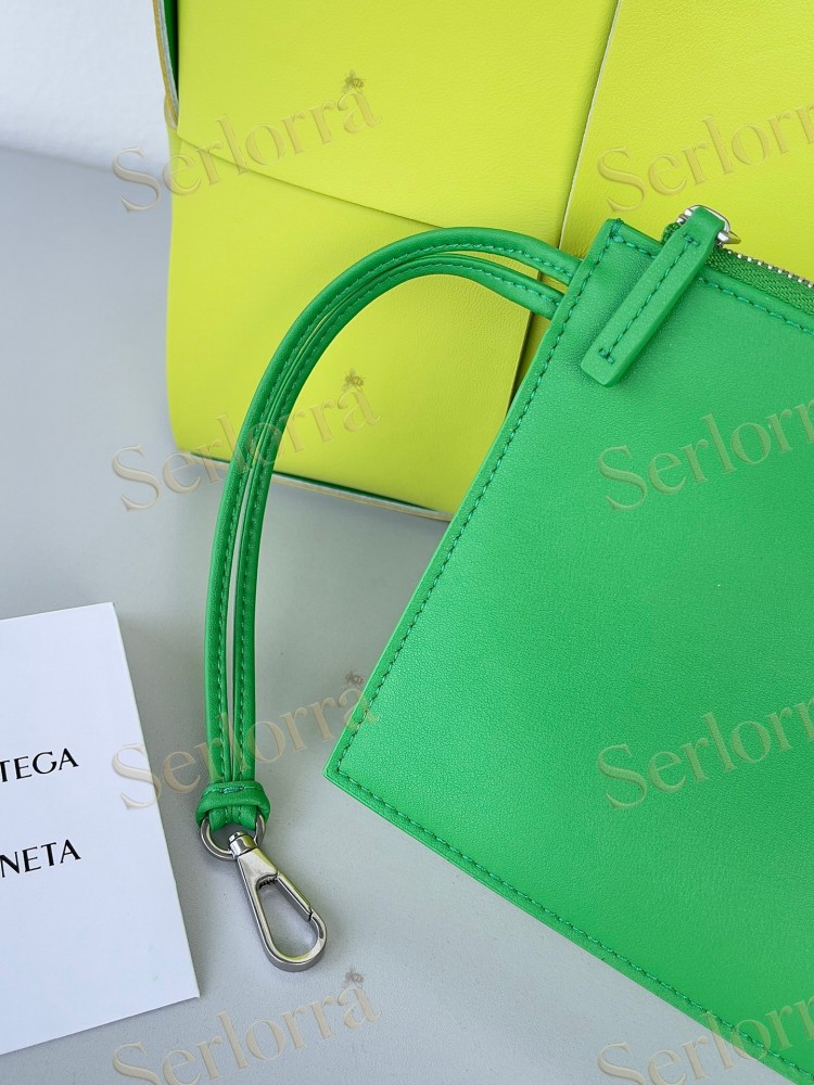 BOTTEGA VENETA SMALL ARCO TOTE
