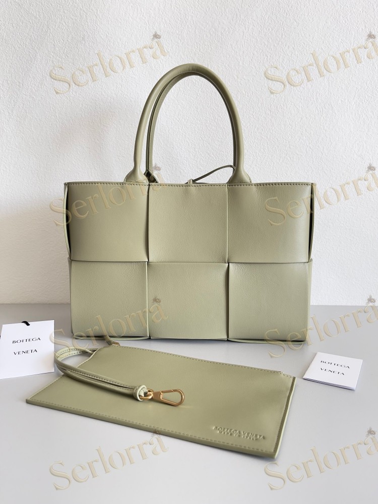 BOTTEGA VENETA SMALL ARCO TOTE