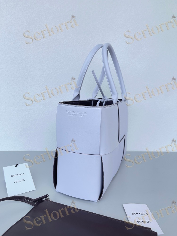 BOTTEGA VENETA SMALL ARCO TOTE
