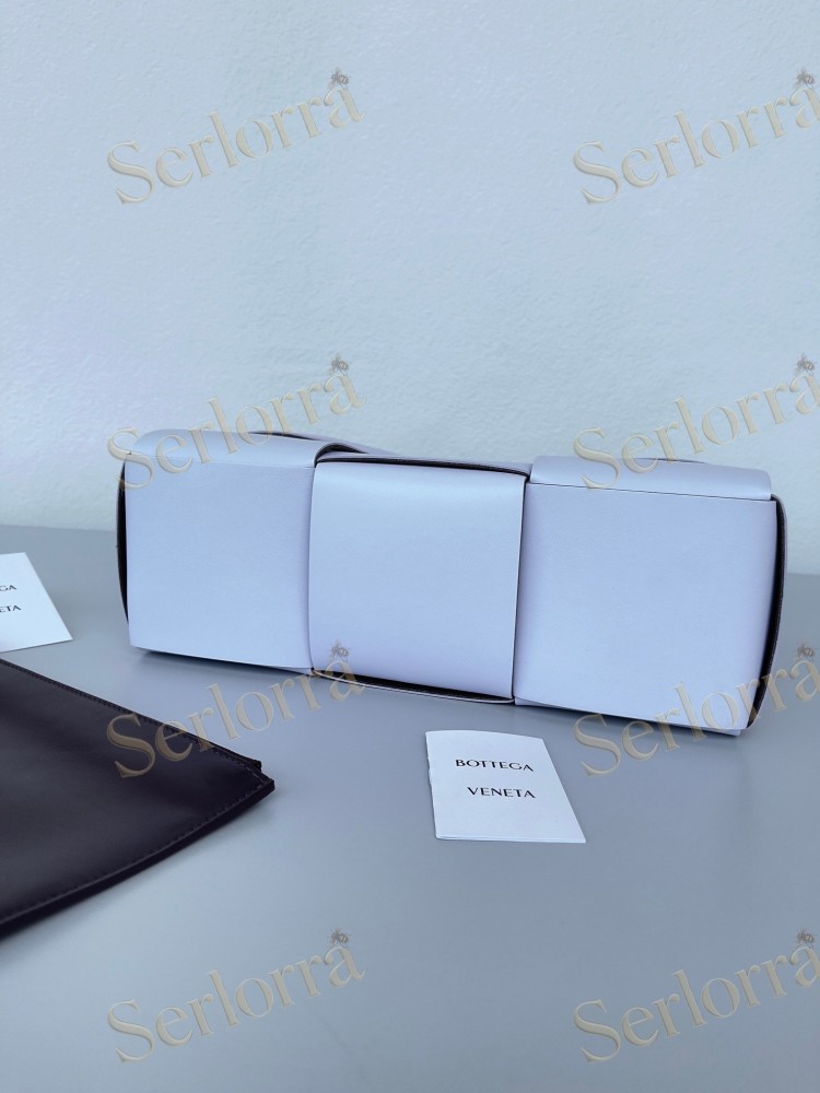 BOTTEGA VENETA SMALL ARCO TOTE