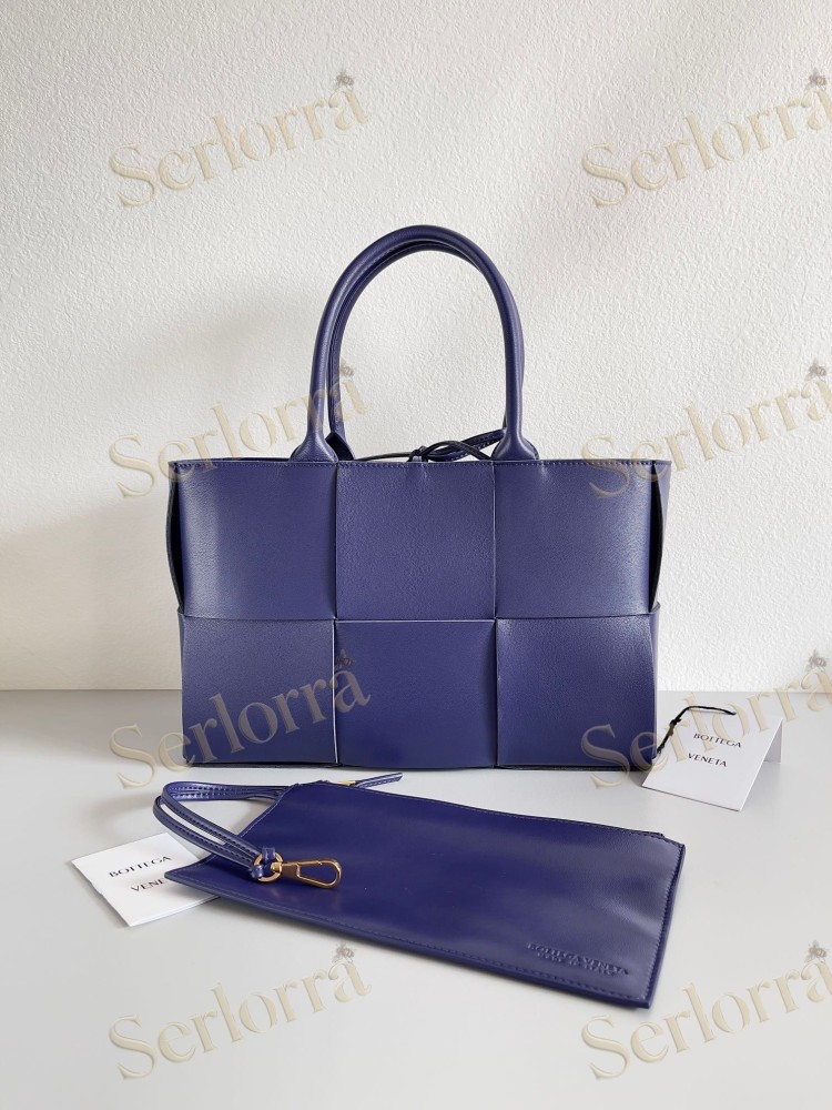 BOTTEGA VENETA SMALL ARCO TOTE