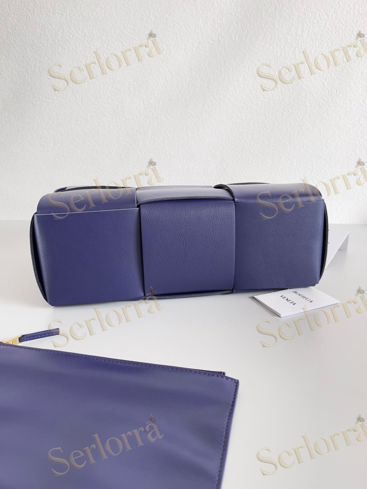 BOTTEGA VENETA SMALL ARCO TOTE