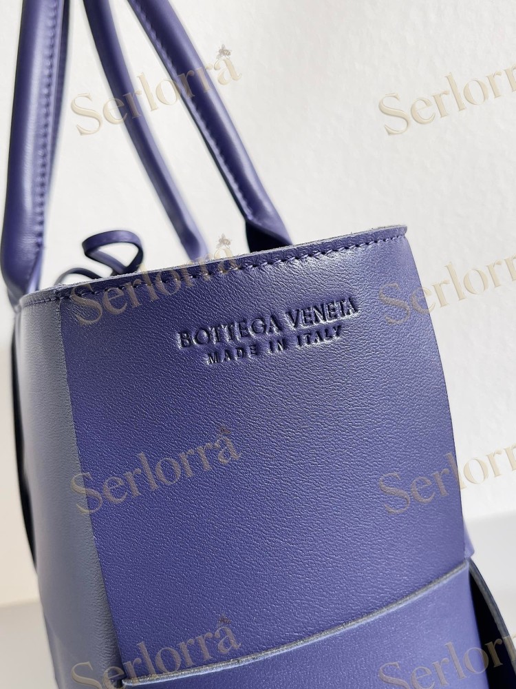 BOTTEGA VENETA SMALL ARCO TOTE