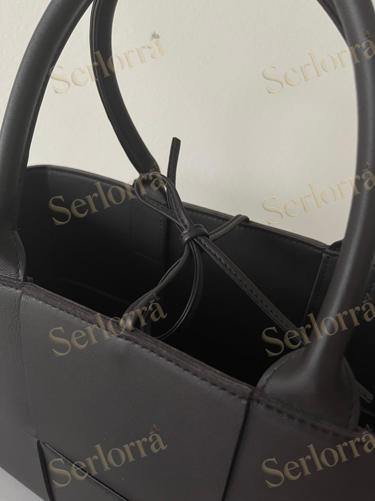 BOTTEGA VENETA SMALL ARCO TOTE