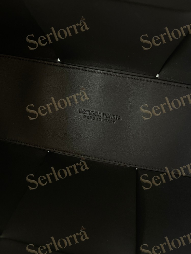 BOTTEGA VENETA SMALL ARCO TOTE