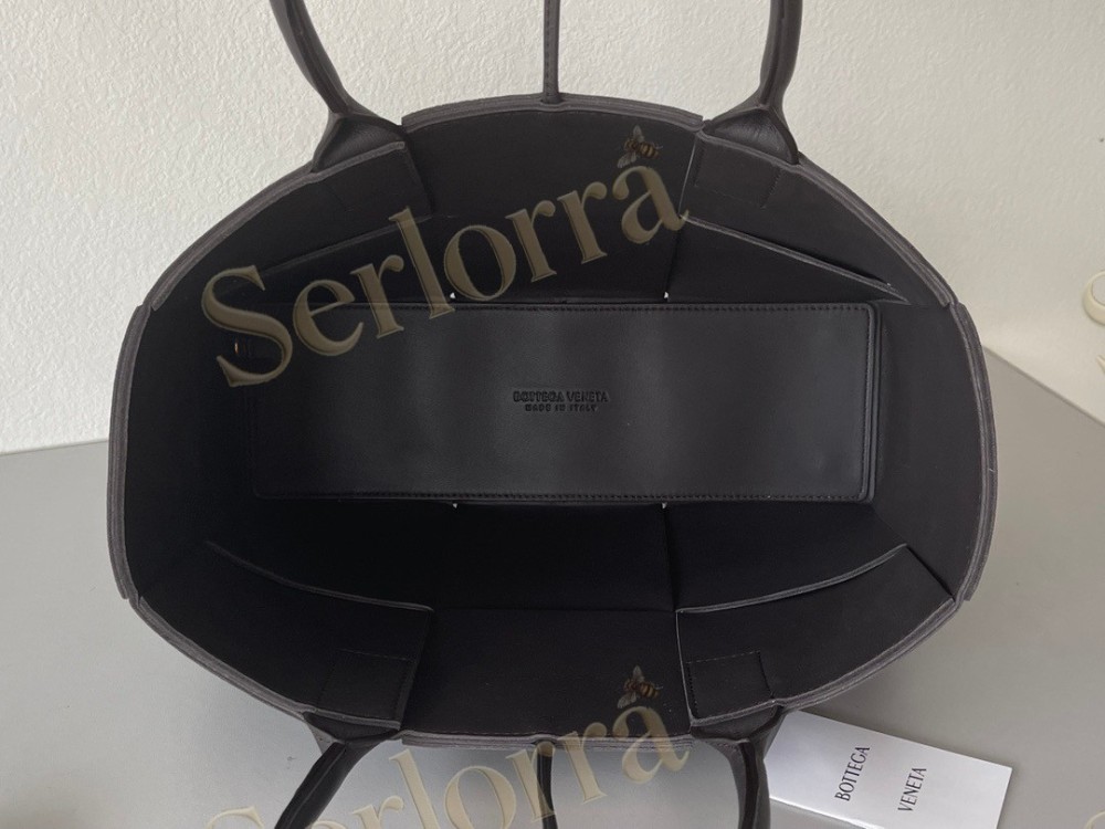 BOTTEGA VENETA SMALL ARCO TOTE