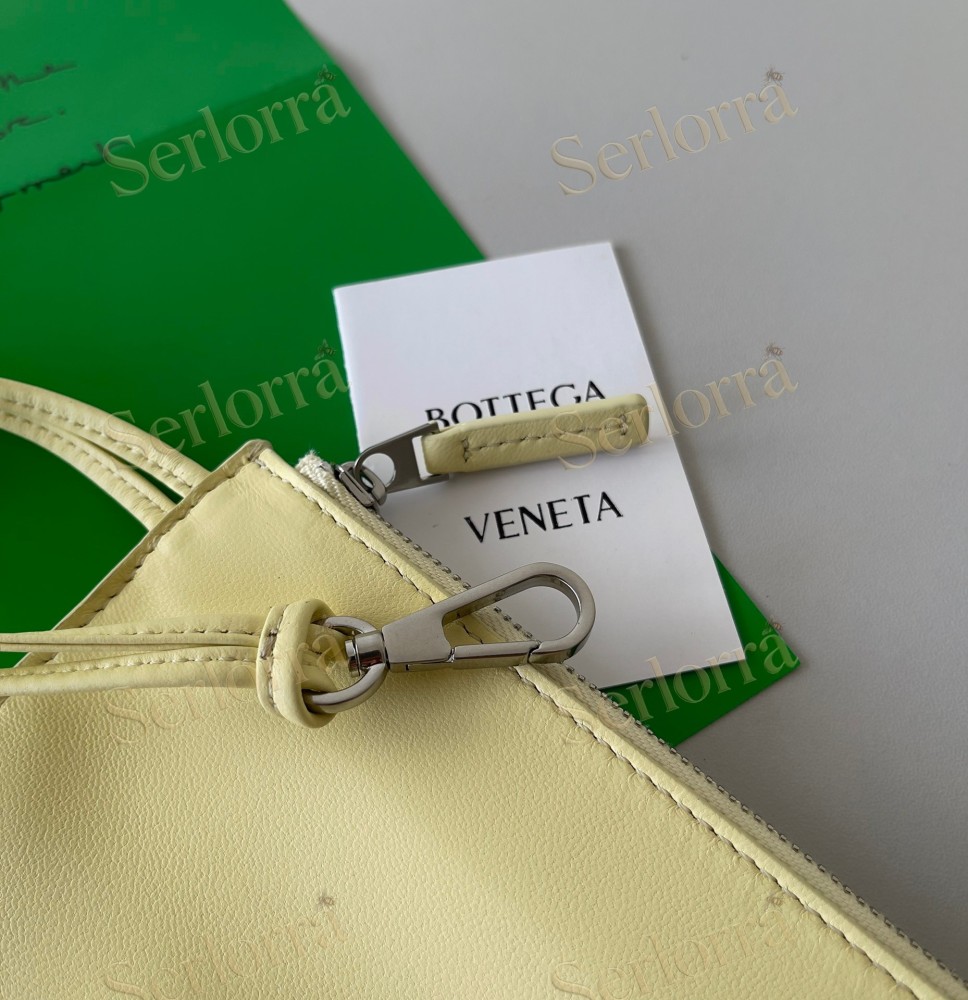 BOTTEGA VENETA SMALL ARCO TOTE