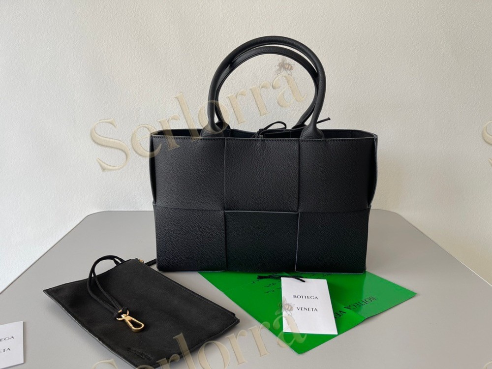 BOTTEGA VENETA SMALL ARCO TOTE