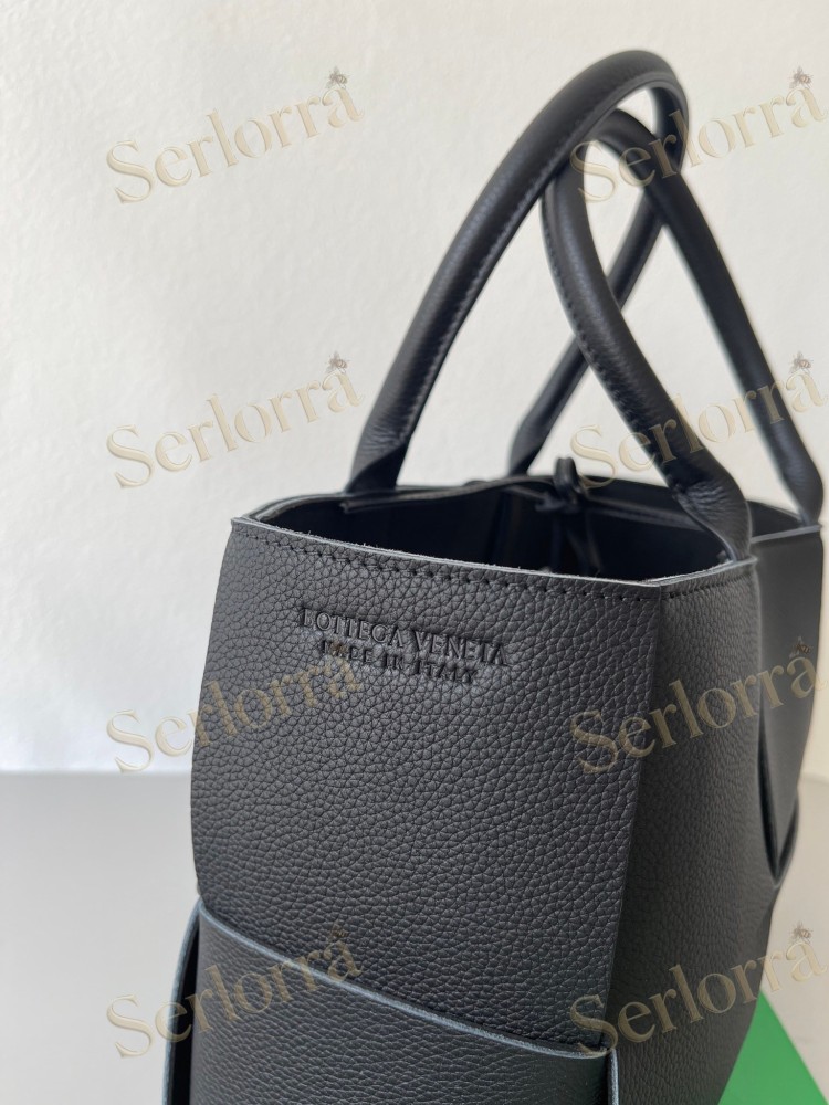 BOTTEGA VENETA SMALL ARCO TOTE