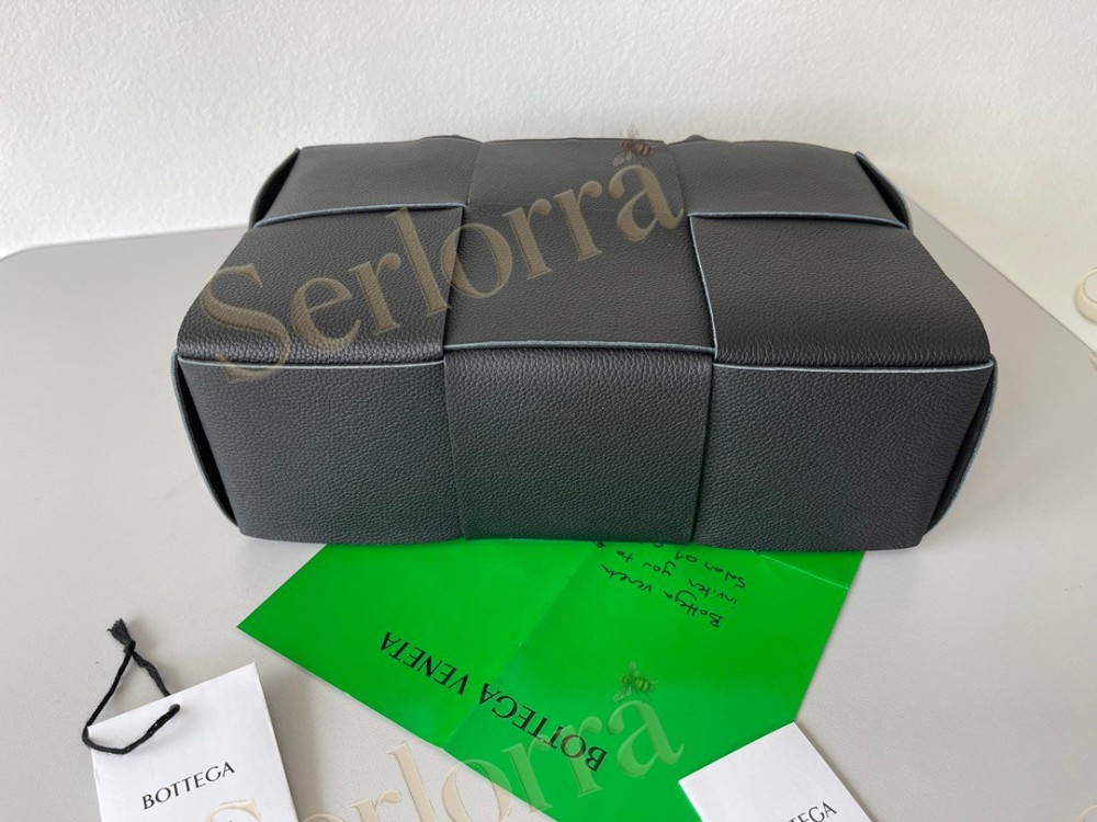 BOTTEGA VENETA SMALL ARCO TOTE