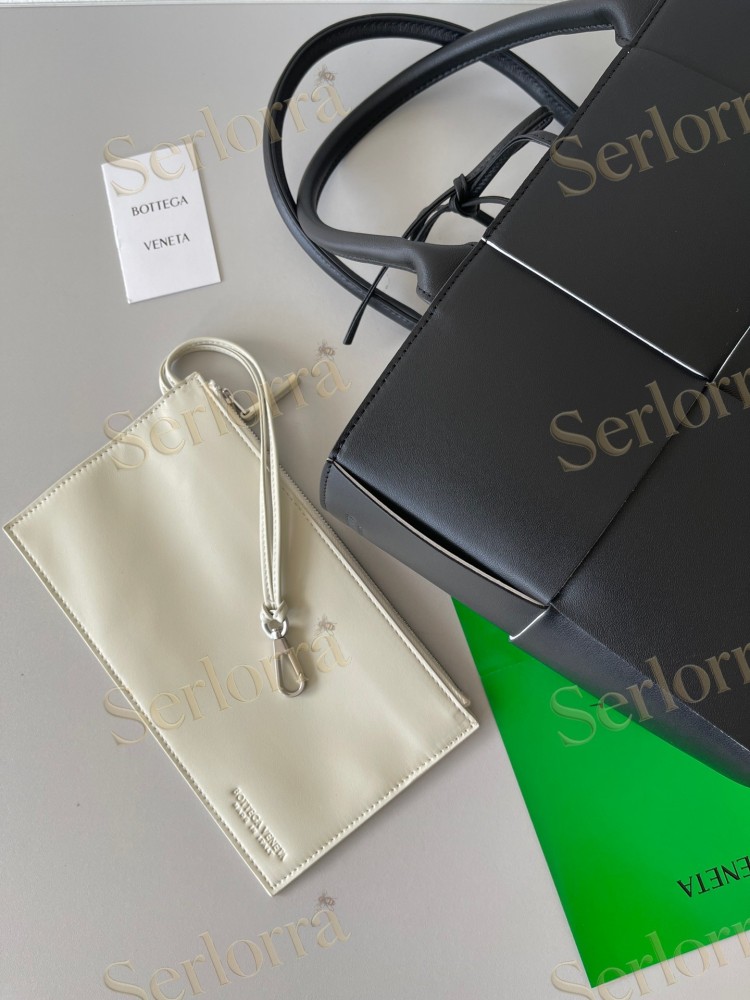 BOTTEGA VENETA ARCO TOTE