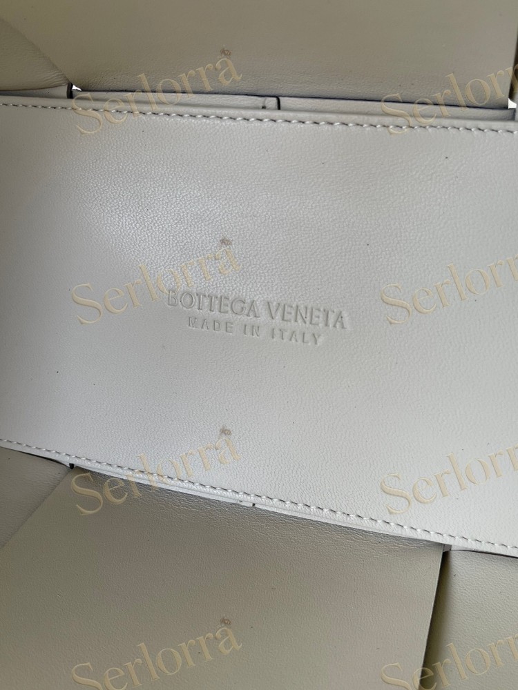 BOTTEGA VENETA ARCO TOTE