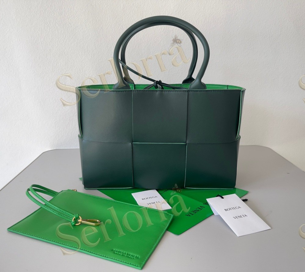 BOTTEGA VENETA ARCO TOTE