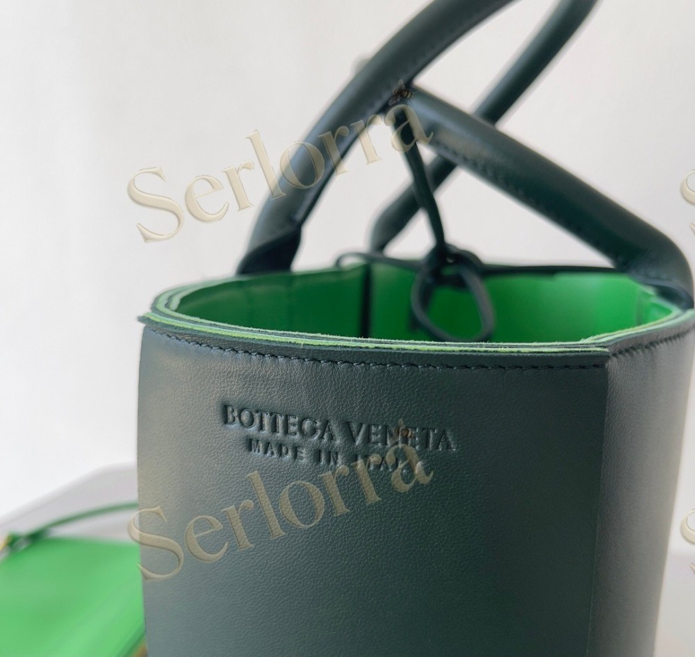 BOTTEGA VENETA ARCO TOTE